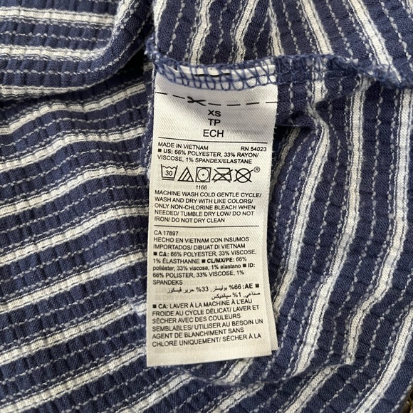 OLD NAVY Striped Quarter Sleeve Top | XS - Picture 3 of 5